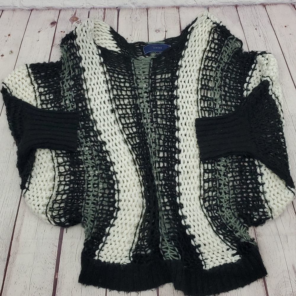 Lumiere Loose Knit Bat Wing Sleeve Sweater. - Picture 17 of 17